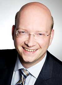 Professor Dr. Arnd Uhle