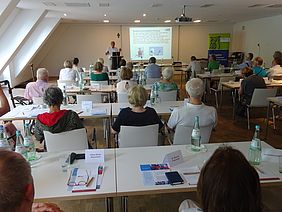 Ein Blick ins Plenum der Tagung in Bensberg